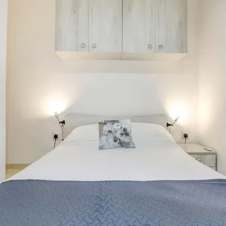 Apartament Taormina 6 -seafront Apt *